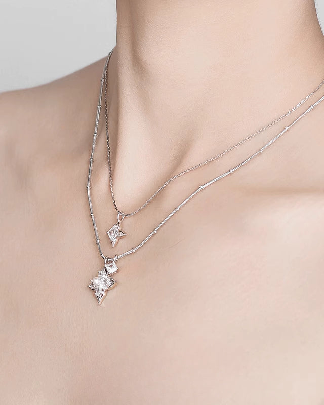 Aura Flower Pearl Layer Necklace