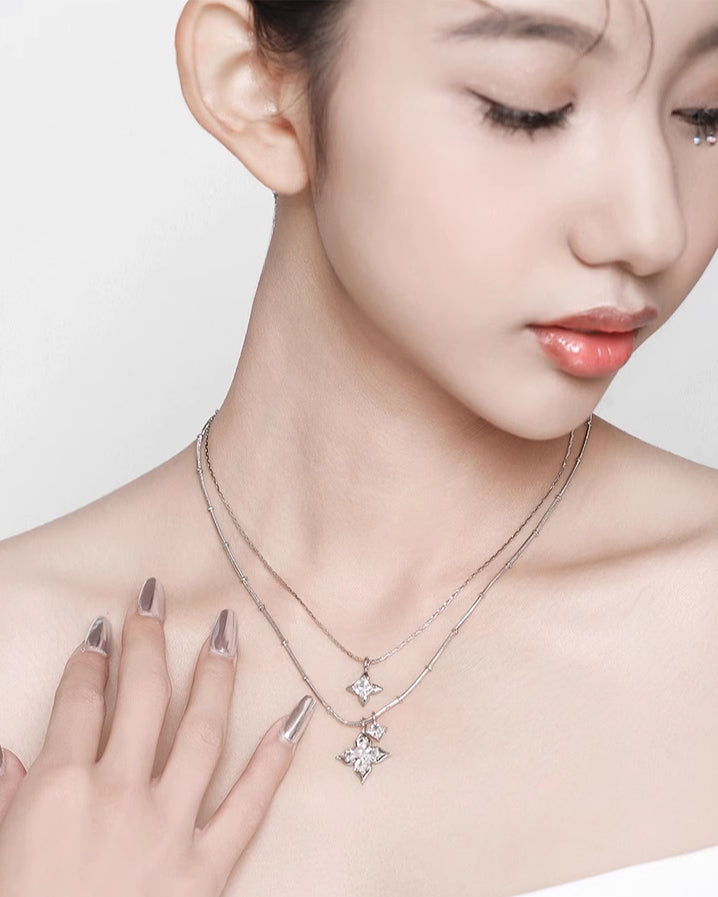 Aura Flower Pearl Layer Necklace